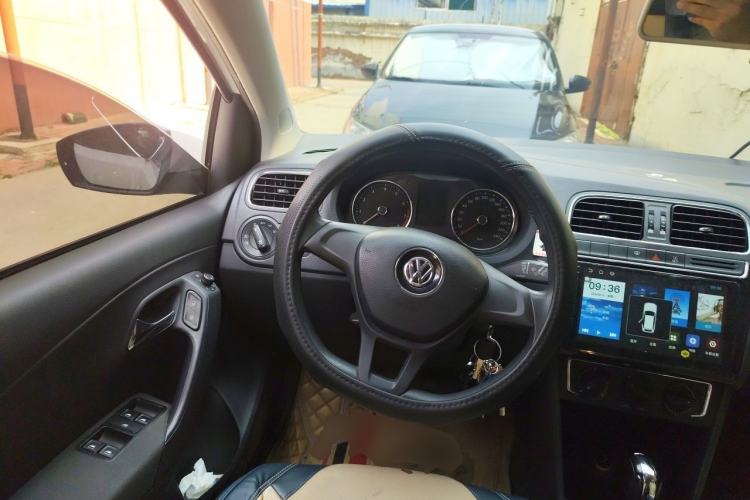 Used Volkswagen Polo 2014 1.6L Automatic Comfort Edition Steering Wheel