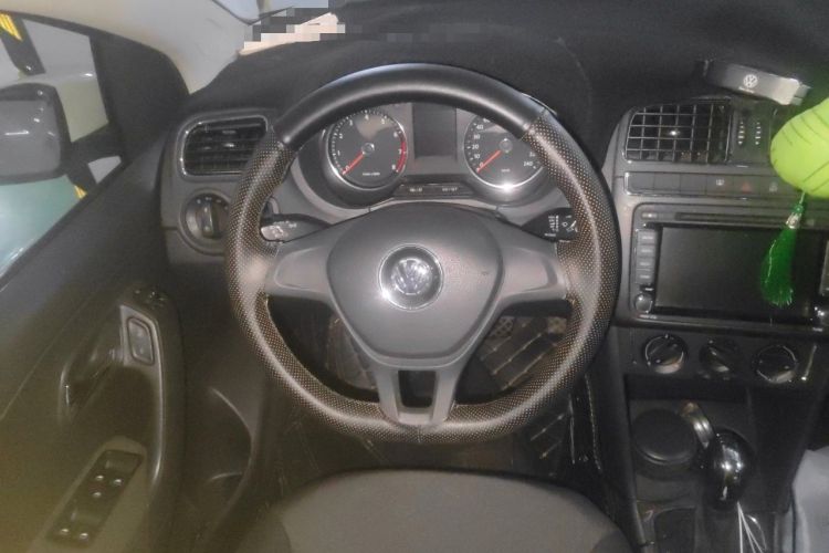 Used Volkswagen Polo 2014 1.6L Automatic Comfort Edition Steering Wheel