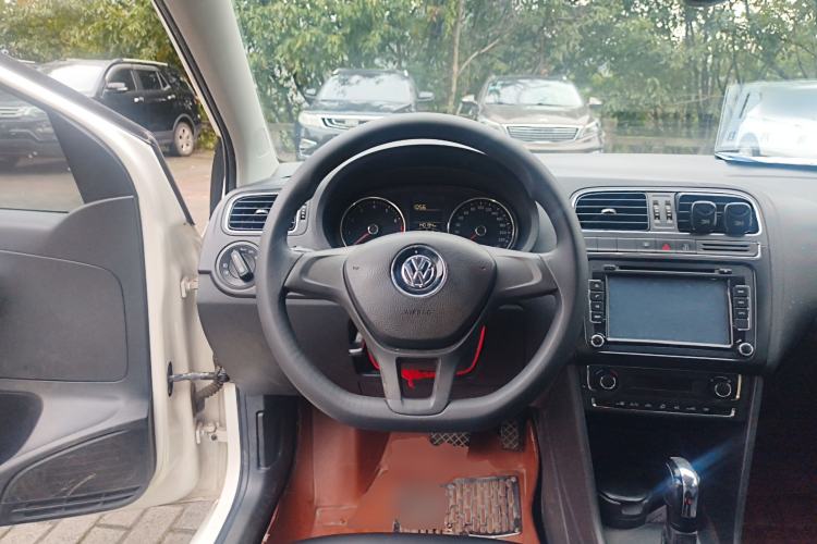 Used Volkswagen Polo 2014 1.6L Automatic Comfort Edition Steering Wheel