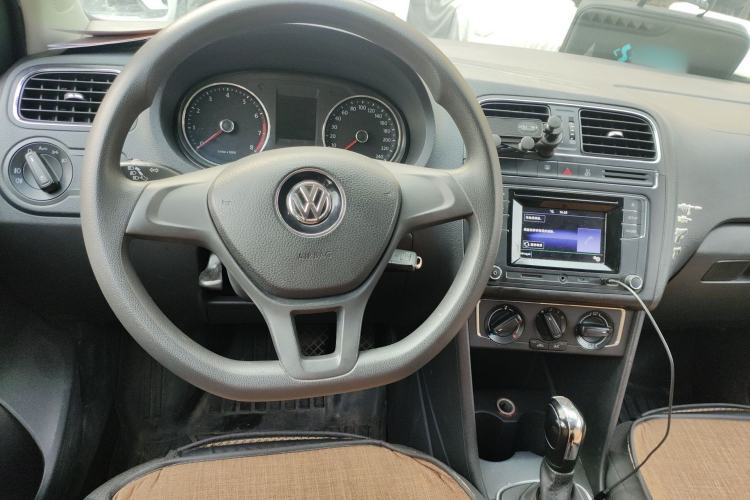 Used Volkswagen Polo 2014 1.4L Automatic Comfort Edition Steering Wheel