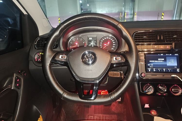 Used Volkswagen Polo 2014 1.4L Manual Fashion Edition Steering Wheel