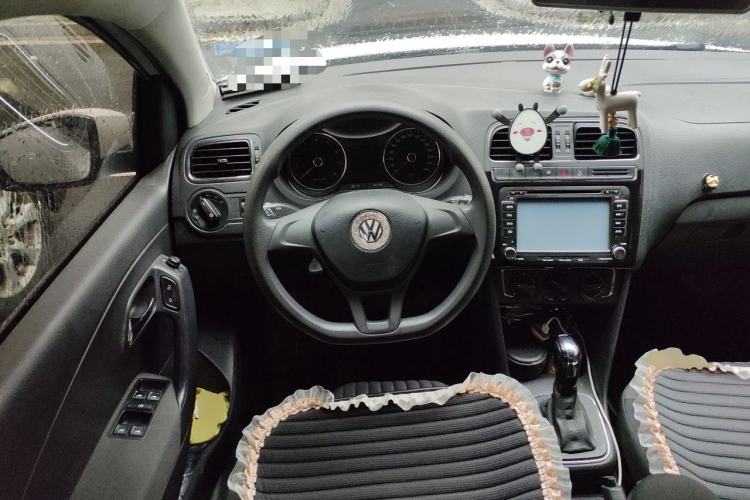 Used Volkswagen Polo 2014 1.6L Automatic Comfort Edition Steering Wheel