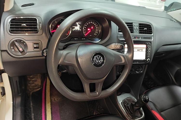 Used Volkswagen Polo 2014 1.4L Manual Comfort Edition Steering Wheel
