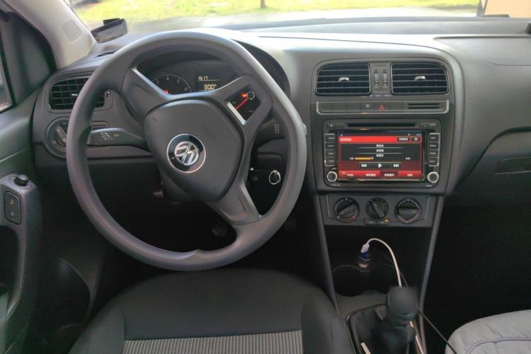 Used Volkswagen Polo 2014 1.4L Manual Fashion Edition Steering Wheel