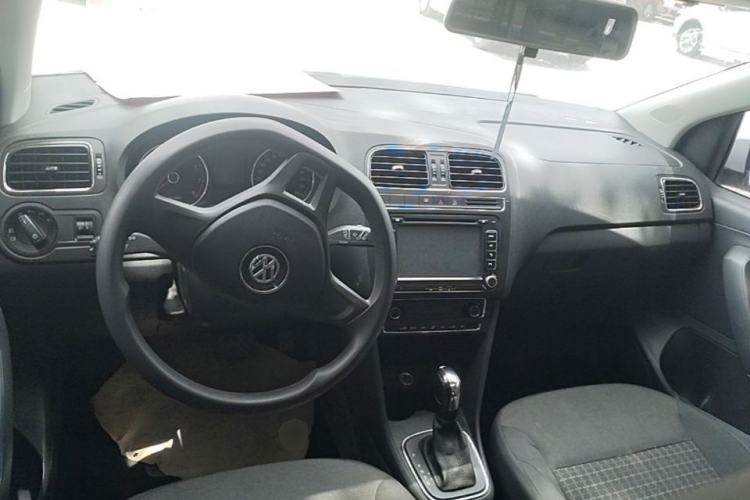 Used Volkswagen Polo 2014 1.6L Automatic Comfort Edition Steering Wheel