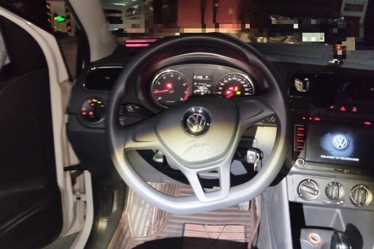 Used Volkswagen Polo 2014 1.6L Automatic Comfort Edition Steering Wheel