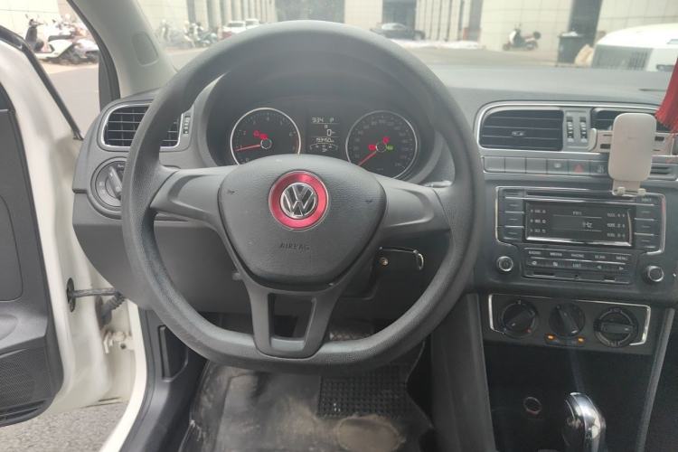Used Volkswagen Polo 2014 1.6L Automatic Comfort Edition Steering Wheel