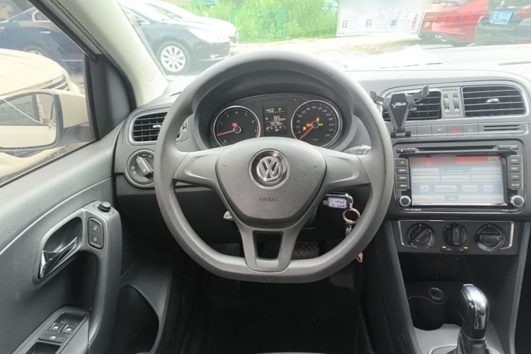 Used Volkswagen Polo 2014 1.6L Automatic Comfort Edition Steering Wheel