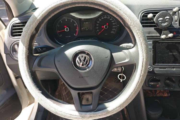 Used Volkswagen Polo 2014 1.4L Manual Fashion Edition Steering Wheel