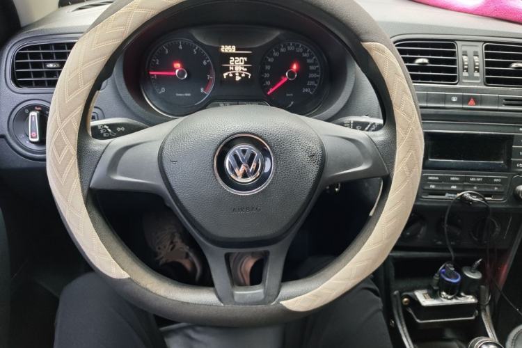 Used Volkswagen Polo 2014 1.4L Manual Fashion Edition Steering Wheel