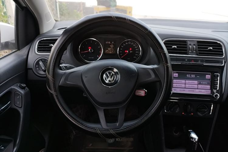 Used Volkswagen Polo 2014 1.4L Automatic Comfort Edition Steering Wheel
