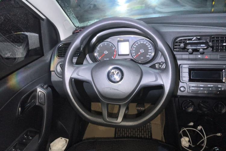 Used Volkswagen Polo 2014 1.4L Manual Fashion Edition Steering Wheel