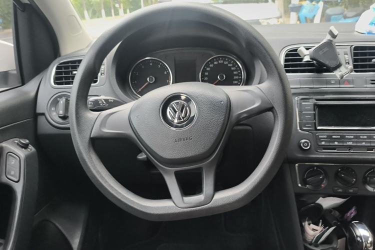 Used Volkswagen Polo 2014 1.6L Automatic Comfort Edition Steering Wheel