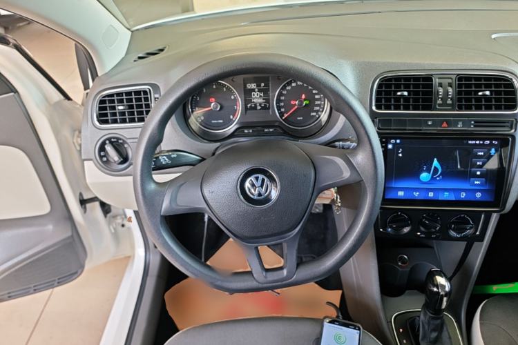 Used Volkswagen Polo 2014 1.4L Automatic Comfort Edition Steering Wheel