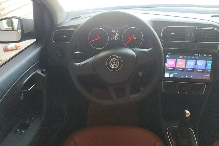 Used Volkswagen Polo 2014 1.4L Automatic Comfort Edition Steering Wheel