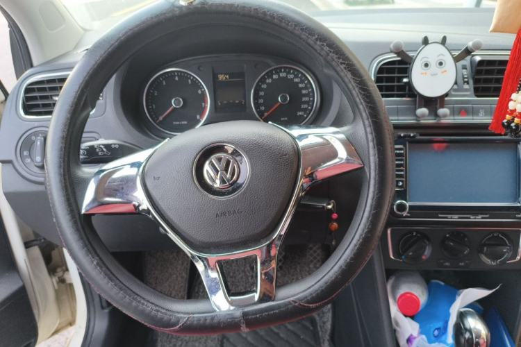 Used Volkswagen Polo 2014 1.6L Automatic Comfort Edition Steering Wheel