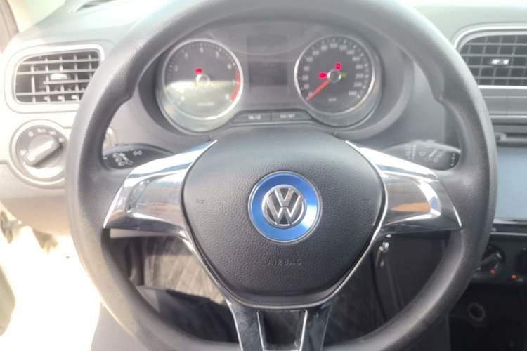 Used Volkswagen Polo 2014 1.4L Automatic Comfort Edition Steering Wheel