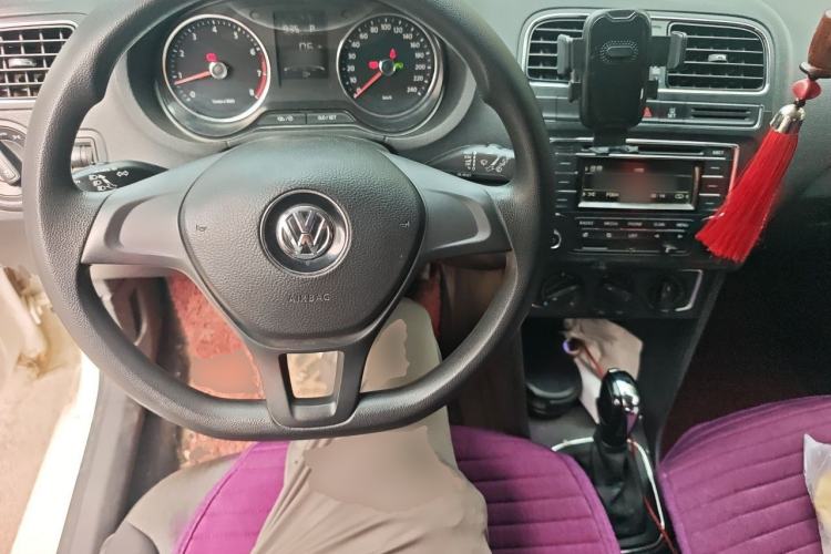 Used Volkswagen Polo 2014 1.6L Automatic Comfort Edition Steering Wheel