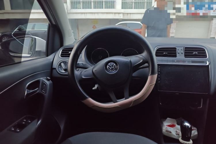 Used Volkswagen Polo 2014 1.4L Automatic Comfort Edition Steering Wheel