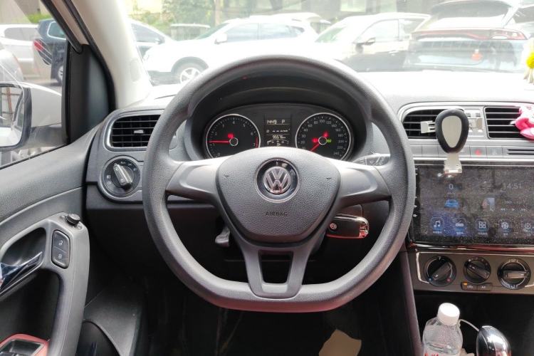 Used Volkswagen Polo 2014 1.4L Automatic Comfort Edition Steering Wheel