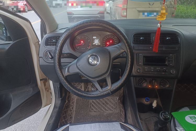Used Volkswagen Polo 2014 1.4L Manual Fashion Edition Steering Wheel