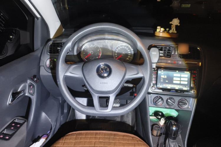 Used Volkswagen Polo 2014 1.6L Automatic Comfort Edition Steering Wheel