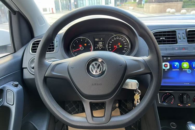 Used Volkswagen Polo 2014 1.4L Automatic Comfort Edition Steering Wheel