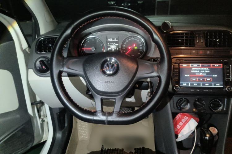 Used Volkswagen Polo 2014 1.4L Automatic Comfort Edition Steering Wheel