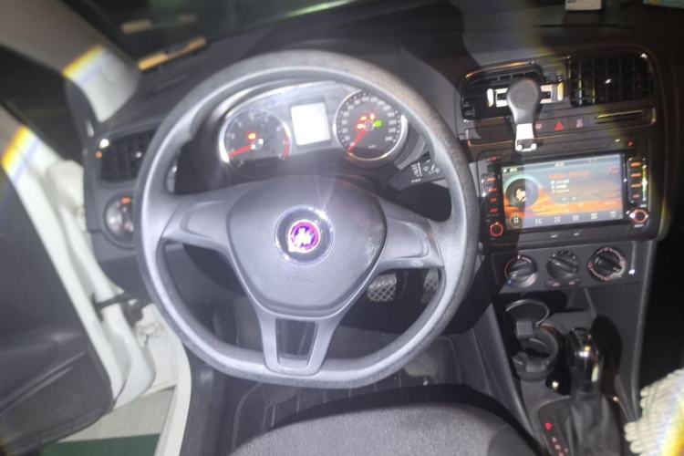 Used Volkswagen Polo 2014 1.6L Automatic Comfort Edition Steering Wheel