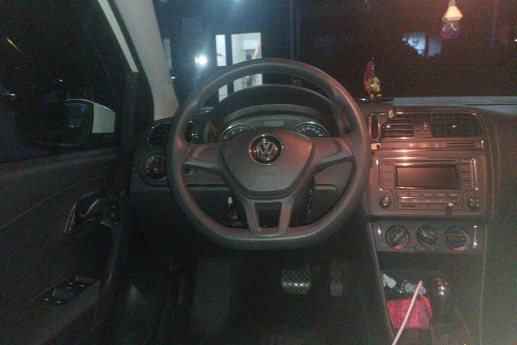 Used Volkswagen Polo 2014 1.4L Automatic Comfort Edition Steering Wheel