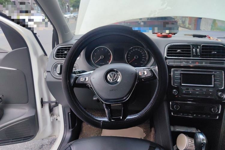 Used Volkswagen Polo 2014 1.4L Automatic Luxury Edition Steering Wheel
