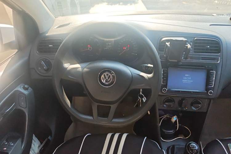 Used Volkswagen Polo 2014 1.4L Manual Fashion Edition Steering Wheel