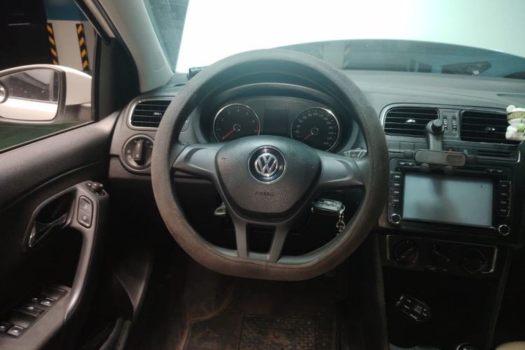 Used Volkswagen Polo 2014 1.6L Manual Comfort Edition Steering Wheel