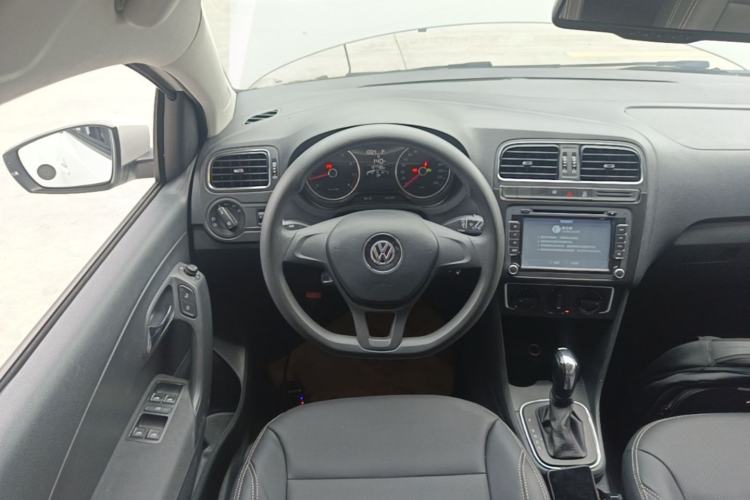 Used Volkswagen Polo 2014 1.4L Automatic Comfort Edition Steering Wheel