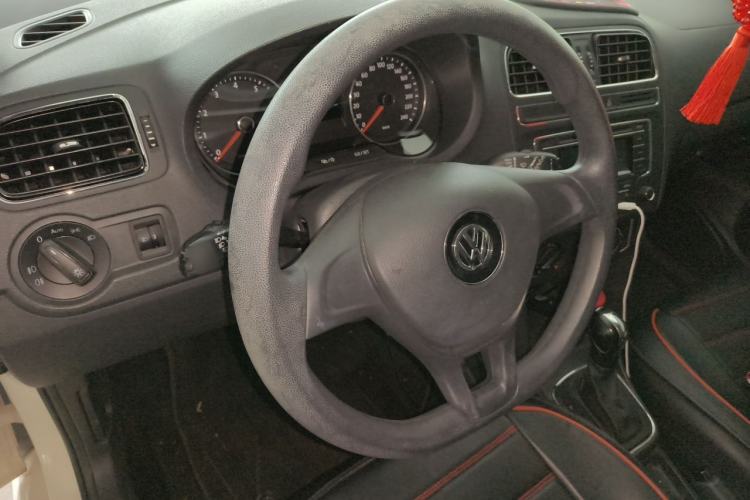 Used Volkswagen Polo 2014 1.4L Automatic Comfort Edition Steering Wheel