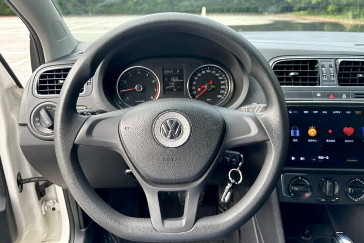 Used Volkswagen Polo 2014 1.4L Automatic Comfort Edition Steering Wheel