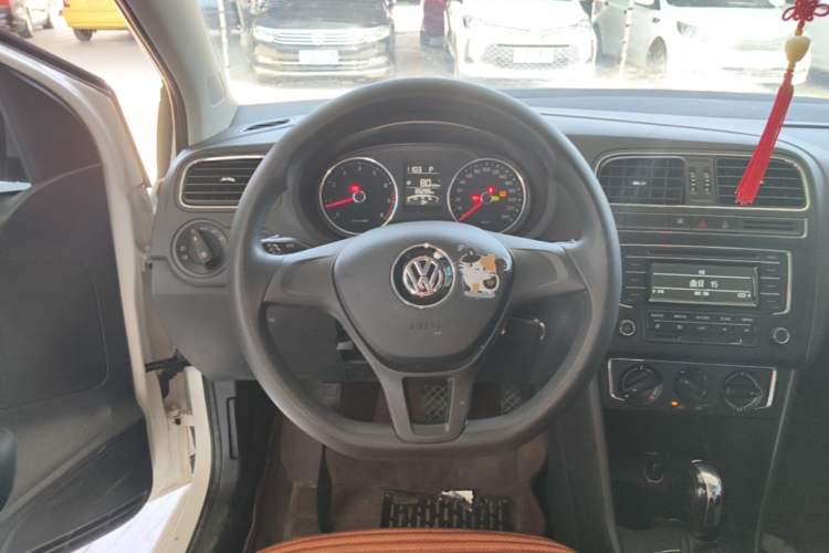 Used Volkswagen Polo 2014 1.6L Automatic Comfort Edition Steering Wheel
