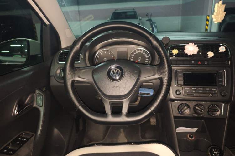 Used Volkswagen Polo 2014 1.4L Manual Comfort Edition Steering Wheel