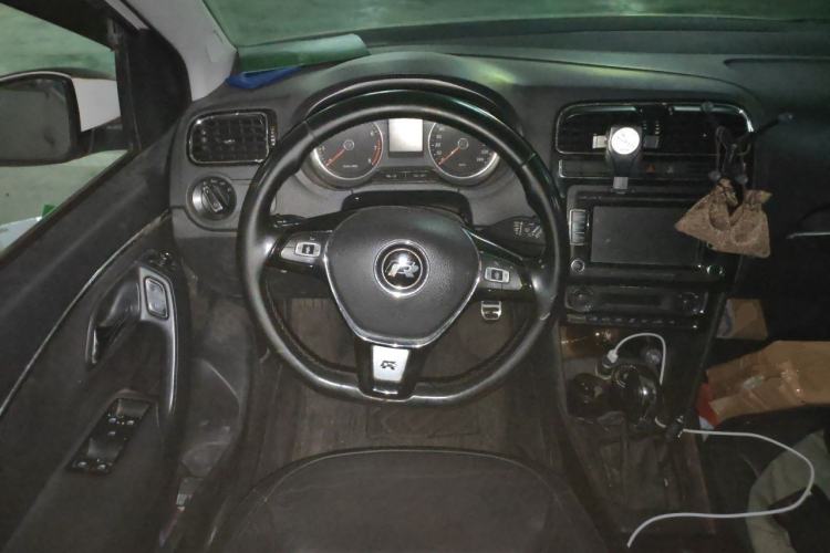 Used Volkswagen Polo 2014 1.6L Automatic Luxury Edition Steering Wheel