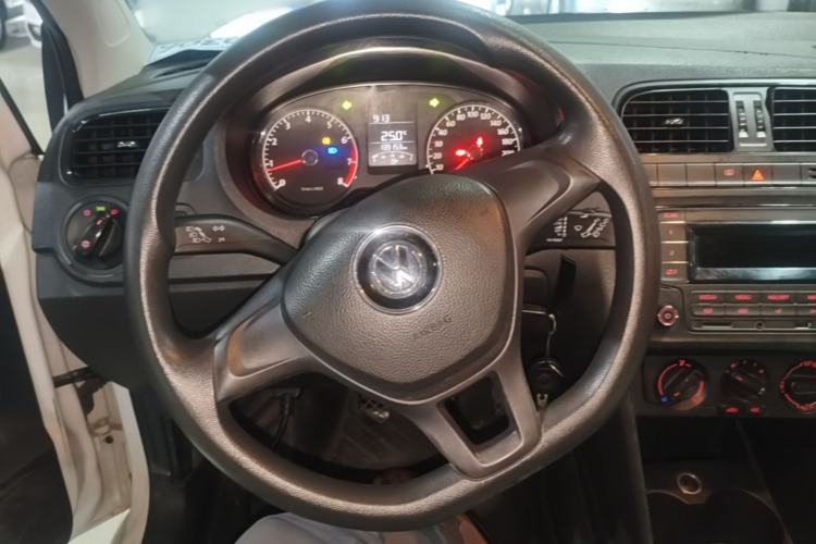 Used Volkswagen Polo 2014 1.4L Manual Fashion Edition Steering Wheel
