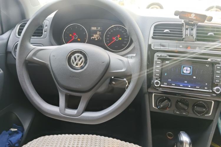 Used Volkswagen Polo 2014 1.6L Automatic Comfort Edition Steering Wheel