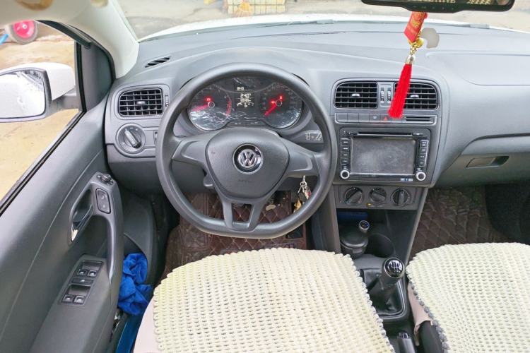 Used Volkswagen Polo 2014 1.4L Manual Fashion Edition Steering Wheel