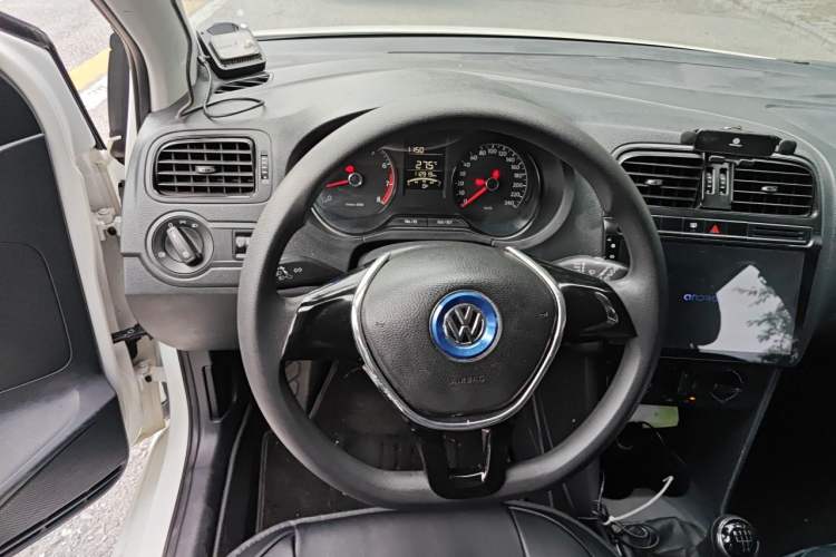 Used Volkswagen Polo 2014 1.4L Manual Fashion Edition Steering Wheel