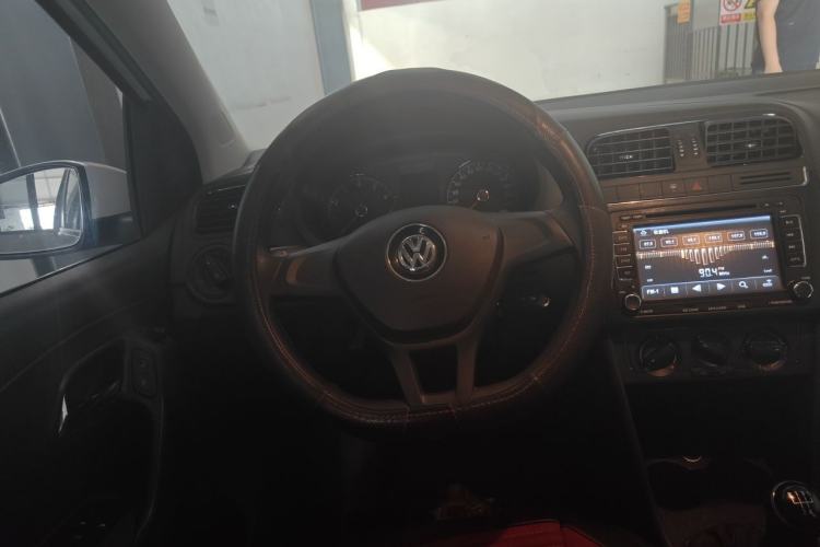 Used Volkswagen Polo 2014 1.4L Manual Fashion Edition Steering Wheel