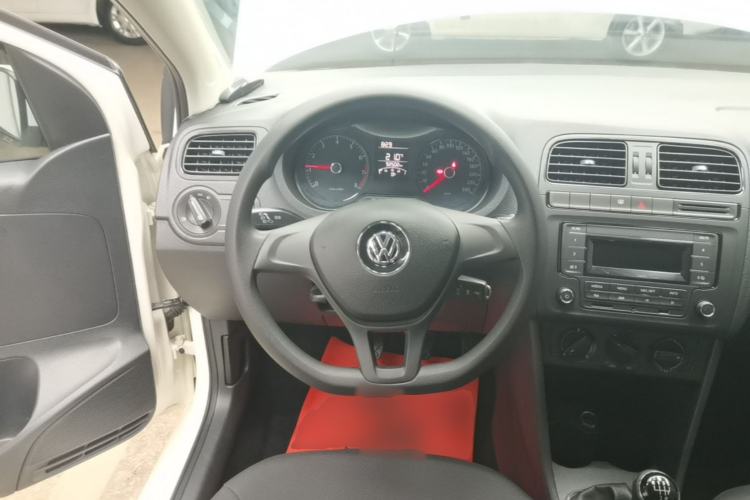 Used Volkswagen Polo 2014 1.4L Manual Fashion Edition Steering Wheel