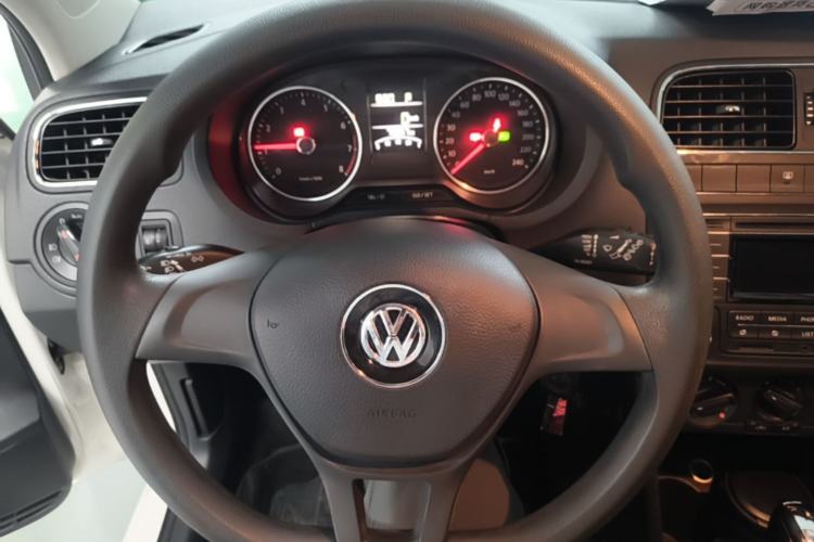 Used Volkswagen Polo 2014 1.6L Automatic Comfort Edition Steering Wheel