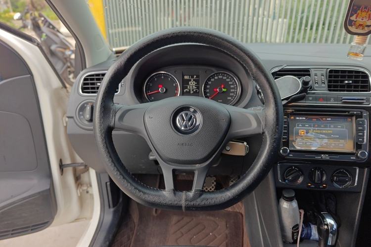 Used Volkswagen Polo 2014 1.4L Automatic Comfort Edition Steering Wheel