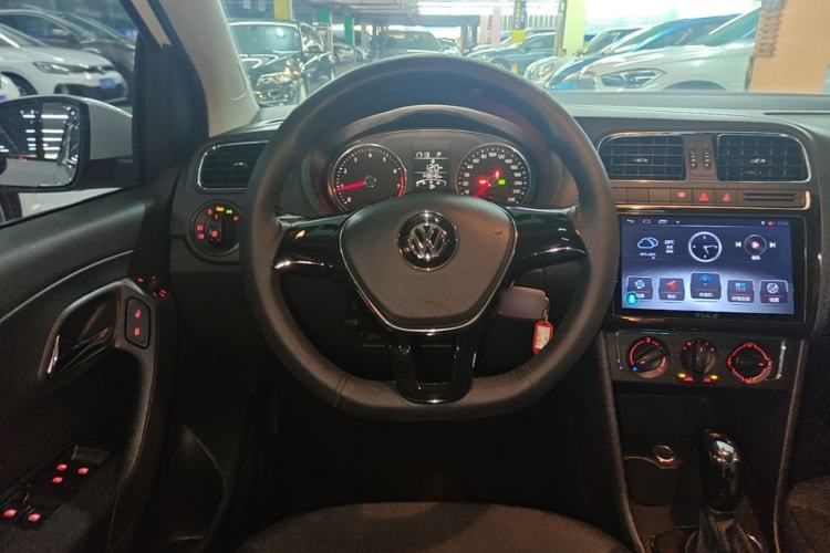 Used Volkswagen Polo 2014 1.6L Automatic Comfort Edition Steering Wheel