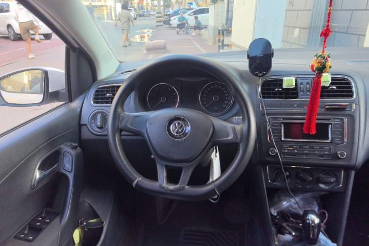 Used Volkswagen Polo 2014 1.4L Automatic Comfort Edition Steering Wheel