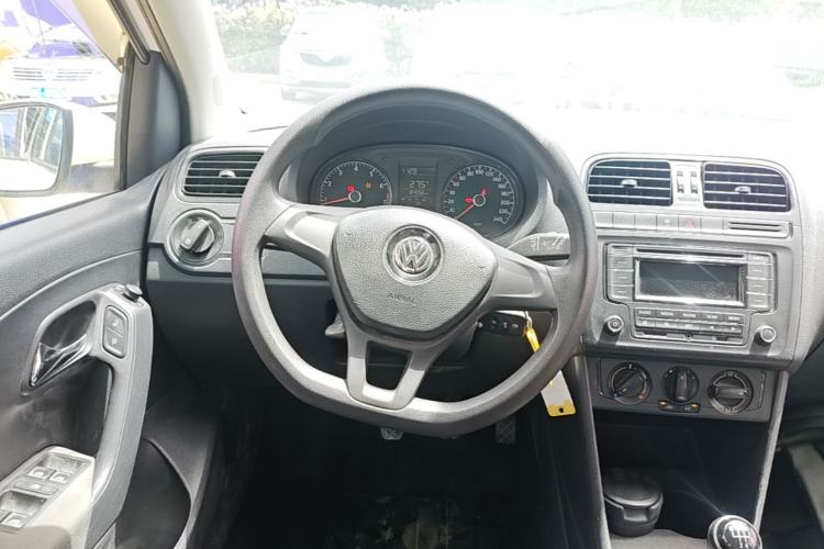 Used Volkswagen Polo 2014 1.4L Manual Fashion Edition Steering Wheel